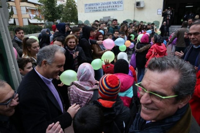 Школа в Пирее приняла 38 учеников-беженцев