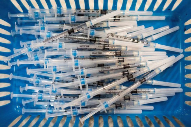 Короновирус: 27/09 открывается платформа для записи на прививку обновленной вакциной Pfizer