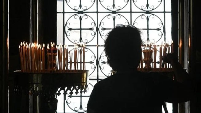 Возвращаемся к свечам? Энергетический кризис «бьёт» по греческим церквям