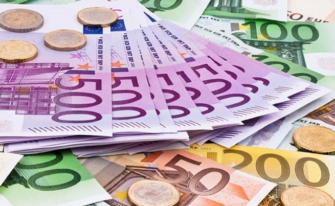 Юнкер предложили ввести Евро на всей территории ЕC