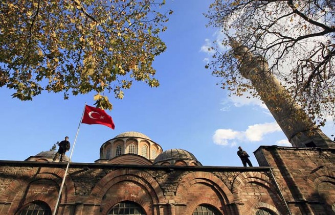 Турция превратит в мечеть известный православный храм Спасителя в Полях