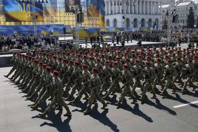 Масштабно и зрелищно прошел военный парад в Киеве по случаю 30-летия независимости Украины (видео)