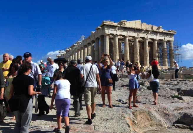 Греция готовит план по восстановлению туризма