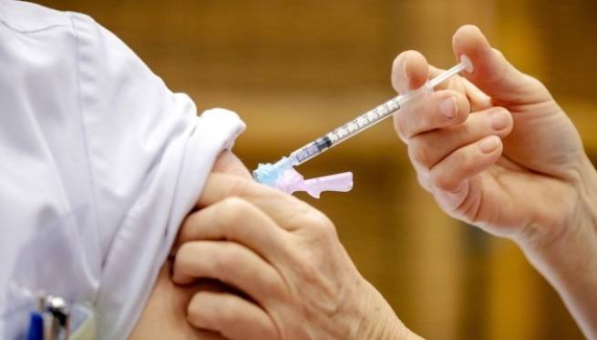 Испания: отказ от прививки может обойтись в 60 000 евро