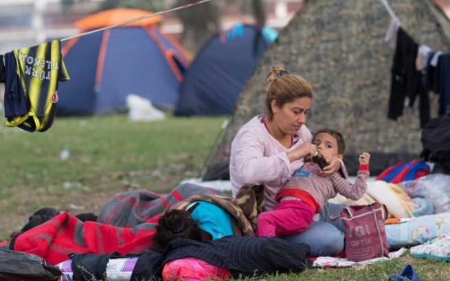 ООН построил 1000-местный лагерь для беженцев на границе Греции с Македонией