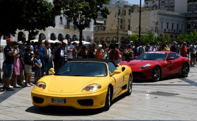 Десятки Ferrari прибыли в Патры