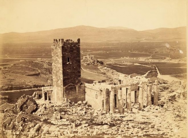 История акропольской башни