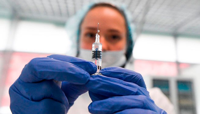 Врач госбольницы подозревается в «фиктивной вакцинации» антипрививочников