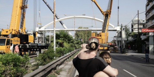 Проспект Посейдонос - Алимос: установлен пешеходный мост