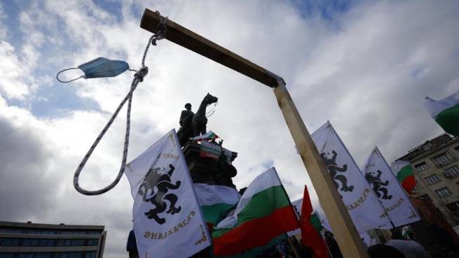 Болгария: попытка вторжения в парламент, есть пострадавшие