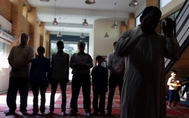 Законопроект о мечети одобрен с поддержкой всех, кроме АНЕЛЬ и Золотой Зари