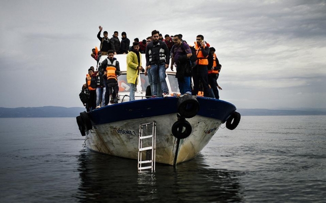 Лодку с сирийцами развернули обратно у берегов Турции