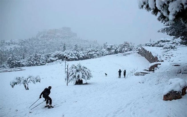 В среду в Афинах будет еще больше снега