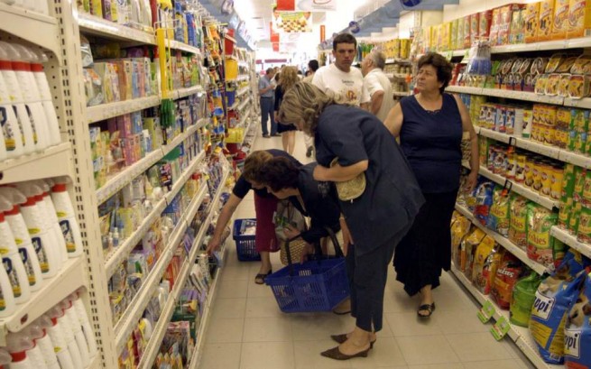 Продажи в супермаркетах растут, число скидок уменьшается