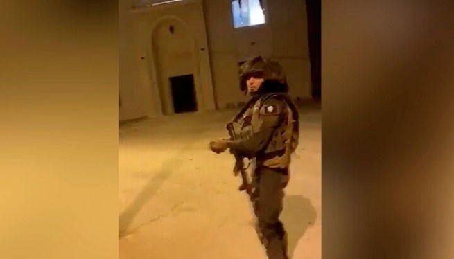 Израильский военный бросил гранату внутрь мечети во время намаза. За это его...