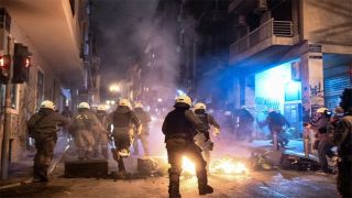 Цыганский бунт в Мениди: ранены 2 полицейских 1 тяжело