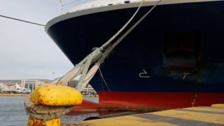 Фолегандрос: пять травмированных в результате столкновения судна при швартовке