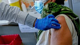 Фемистоклеос: с 20 января открывается платформа для получения 4-й дозы вакцины