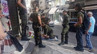 Мужчина упал в обморок в центре Афин от жары