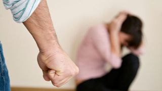 Министерство юстиции ужесточает законы в отношении лиц, совершивших насилие в семье