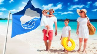 Голубой флаг: 22 греческих пляжа лишены почетного знака