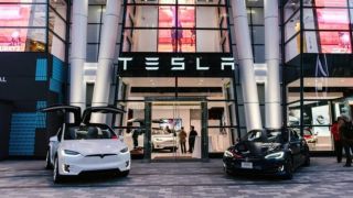 Tesla в Греции: набор персонала для крупнейших проектов