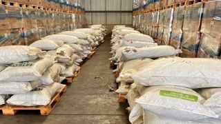 Десять тонн листьев коки в грузовом судне, задекларированном в порту Пирея как "удобрения"