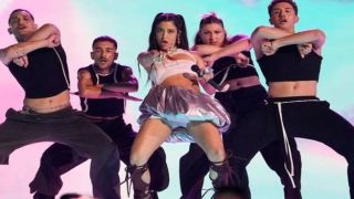 Греческая исполнительница Марина Сатти вышла в финал Евровидения-2024 (видео)
