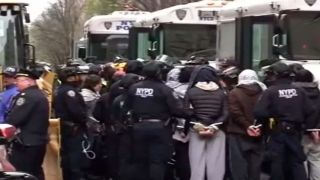 США: не менее 100 человек арестованы во время антиизраильской акции протеста у Колумбийского университета