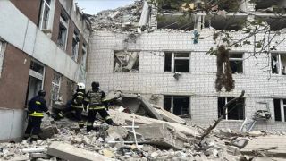 Удар по Чернигову тремя "Искандерами", 13 погибших, под завалами люди (дополнено видео)