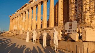 Издевательство над Акрополем ради туризма